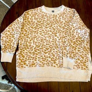 Oversized leopard print sweatshirt top
